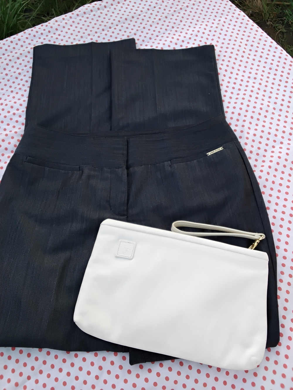 Anne Klein Black High-Waist Wide-Leg Trousers with White Wristlet Clutch